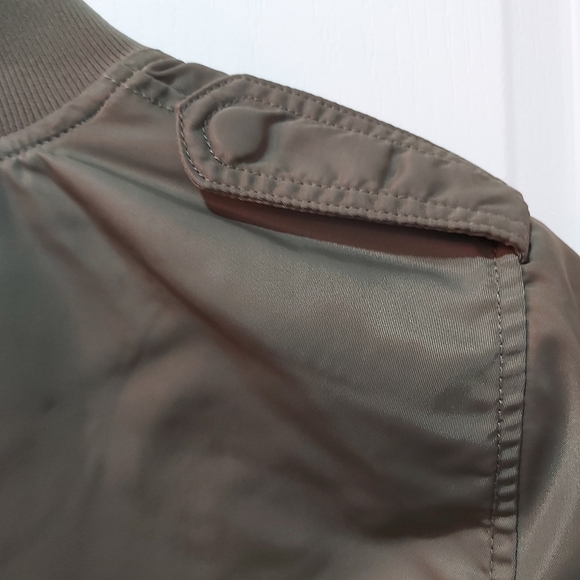 Aritzia Talula Whitby Bomber Jacket Olive Green Flight Military - Size Small - Picture 12 of 13